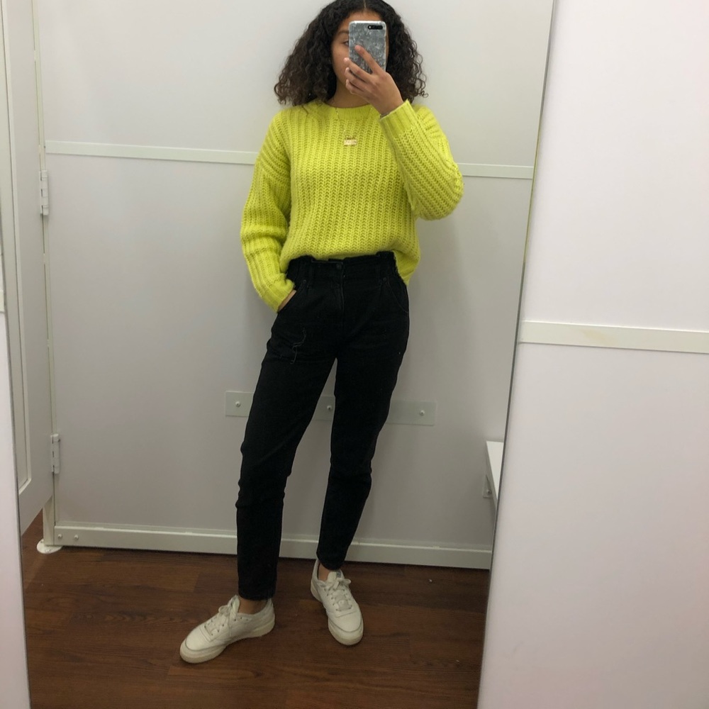 Meet your Posher, Daniela